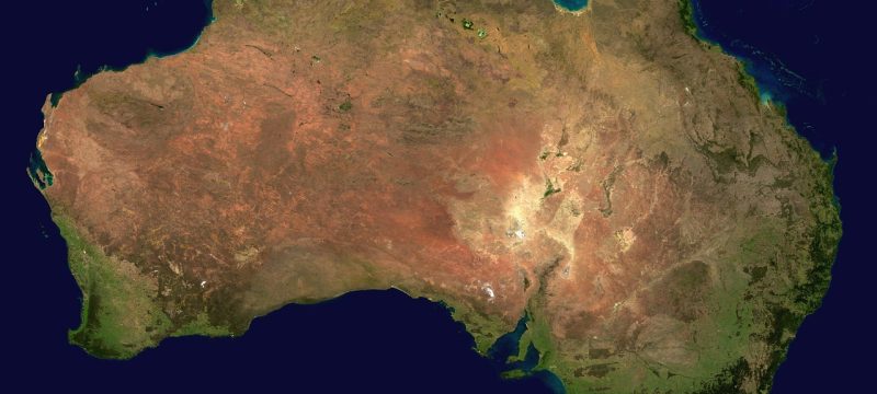 北斗卫星地图高清版全国卫星影像全貌，蓝色深空背景下中国大陆轮廓清晰可辨，城市光点星罗棋布
